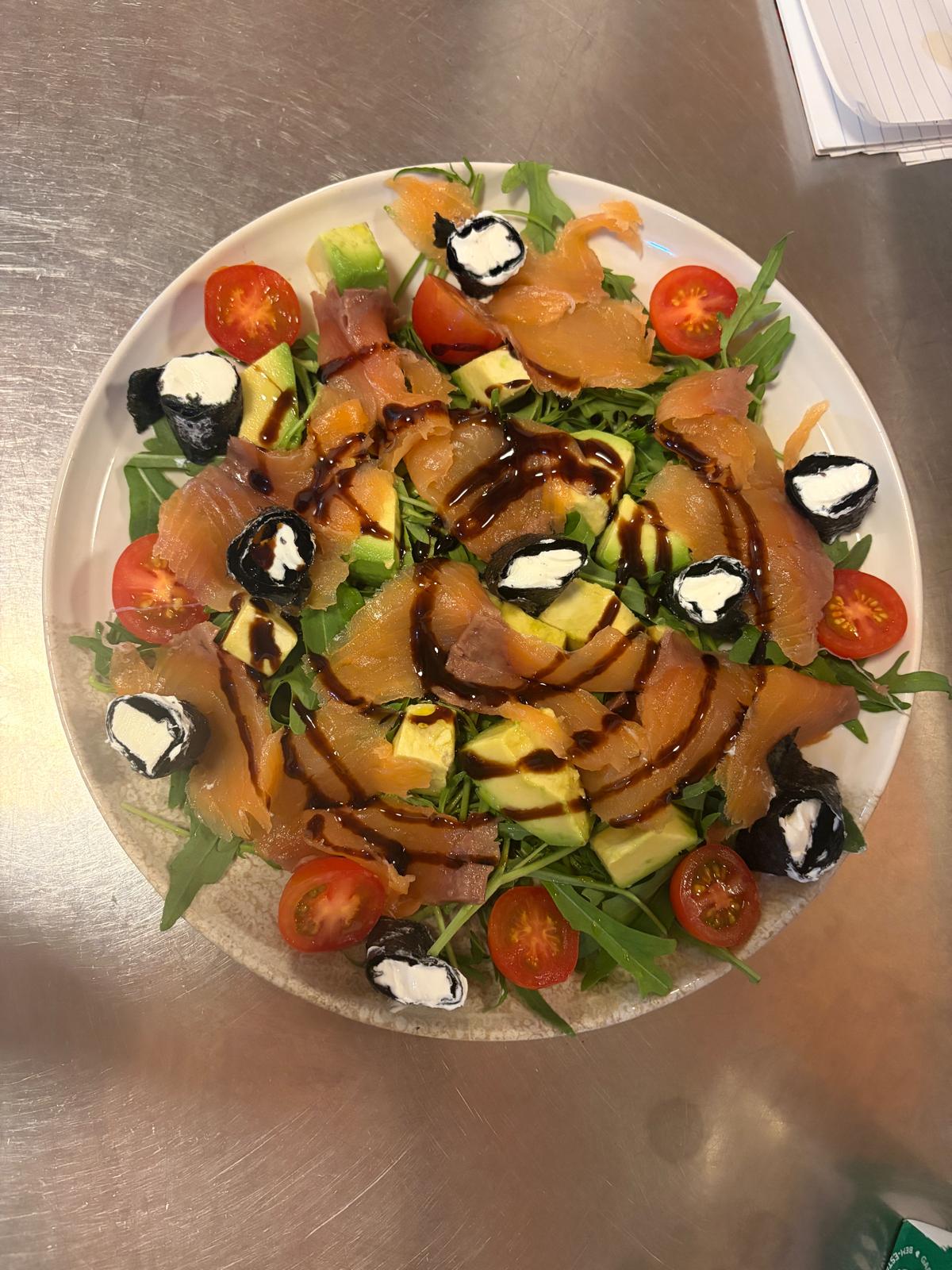 Salada de salmão fumado — smoked salmon salad at Karma Restaurant